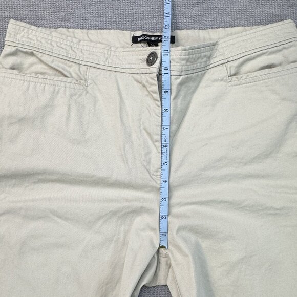 Briggs New York Womens Lt Khaki Capri Pants 2 Button Waist High Rise Size 14 - Picture 11 of 14